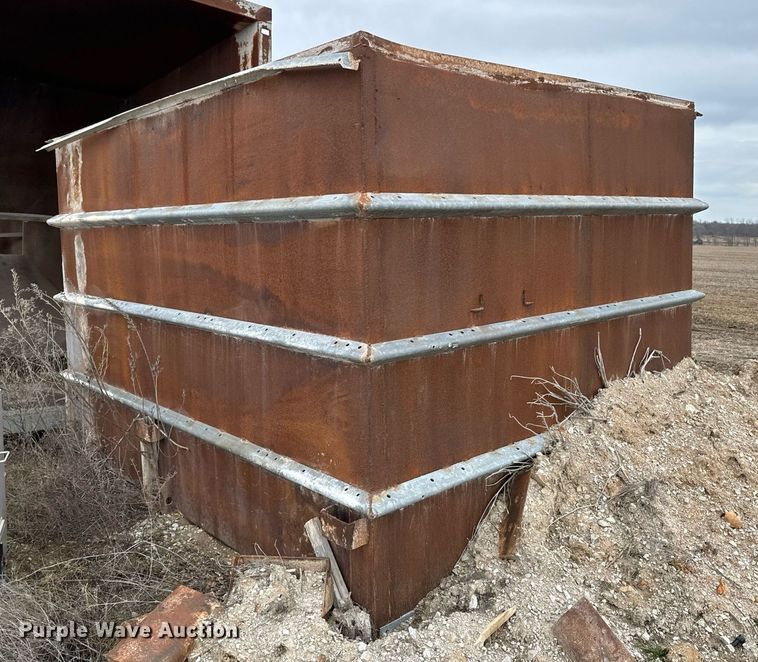 image for item HL9229 (2) gravity feed bins