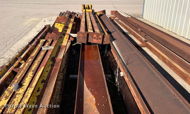 image for item JS9975 40' x 200' x 20' building frame