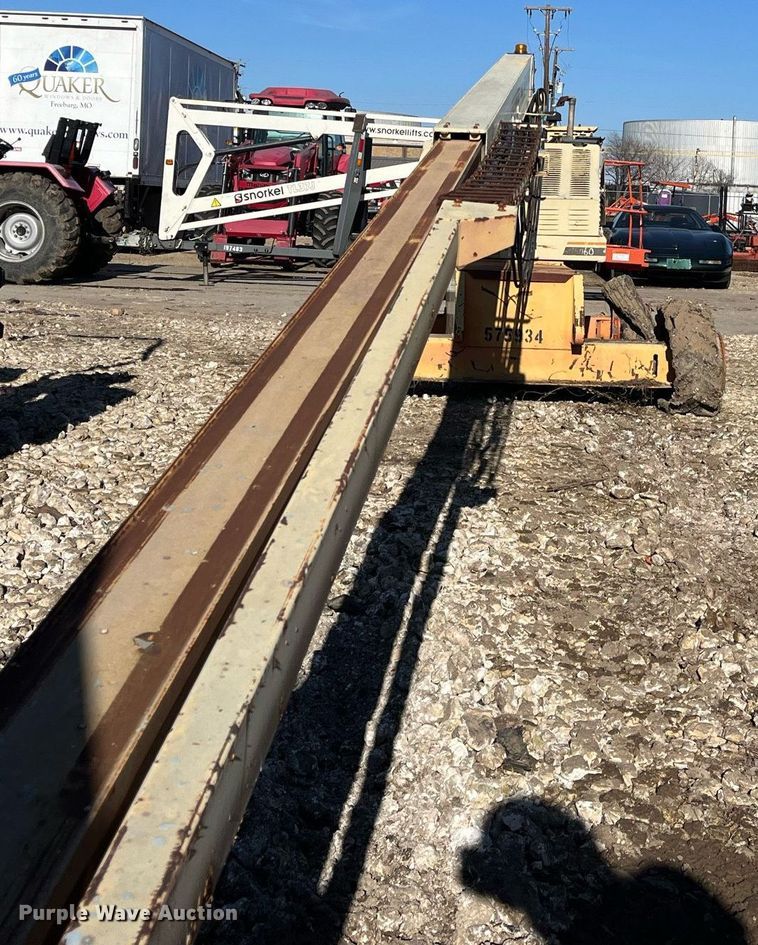 image for item JS9980 1994 JLG 40H boom lift