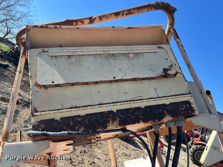 image for item JS9980 1994 JLG 40H boom lift