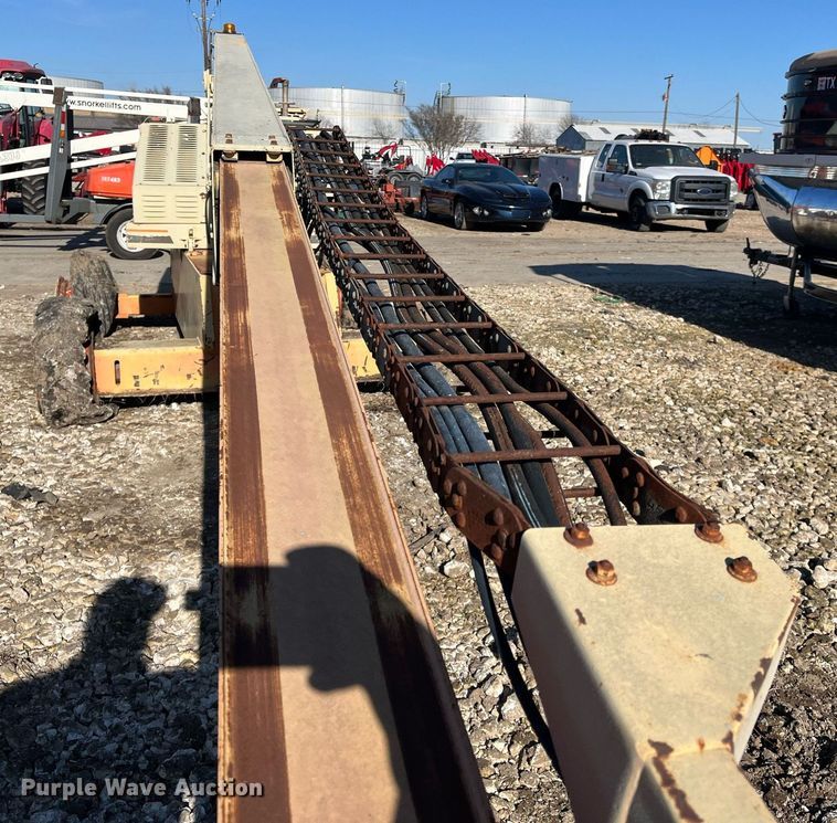 image for item JS9980 1994 JLG 40H boom lift