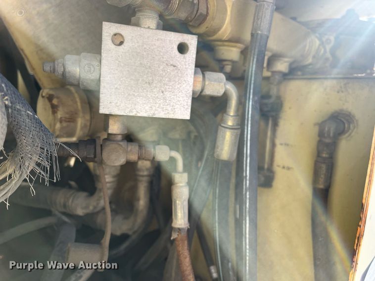 image for item JS9980 1994 JLG 40H boom lift