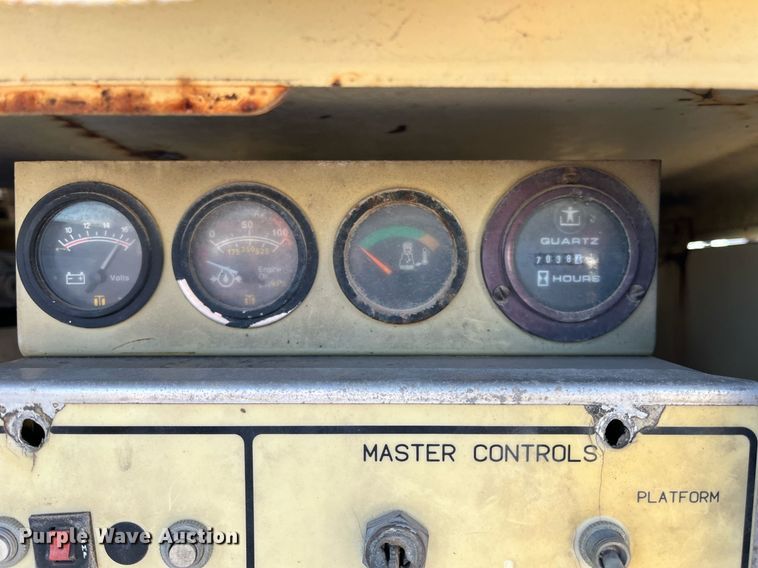 image for item JS9980 1994 JLG 40H boom lift