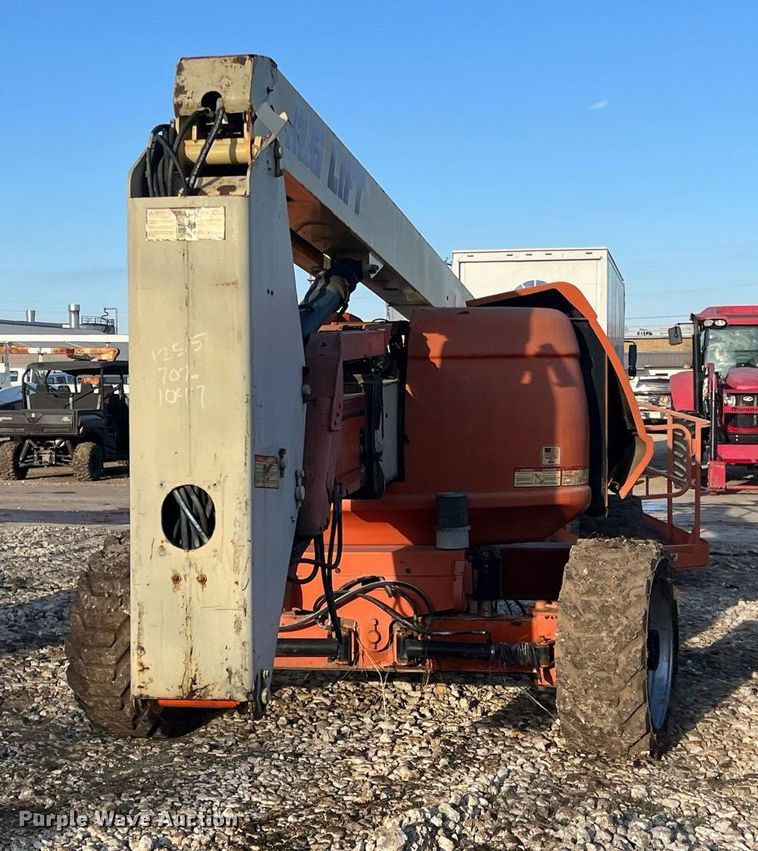 image for item JS9981 2007 JLG 600AJ boom lift
