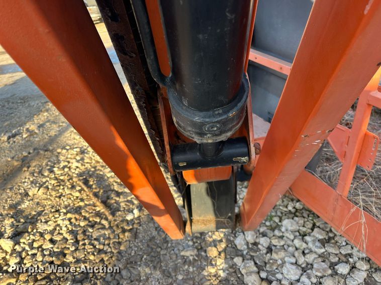 image for item JS9981 2007 JLG 600AJ boom lift