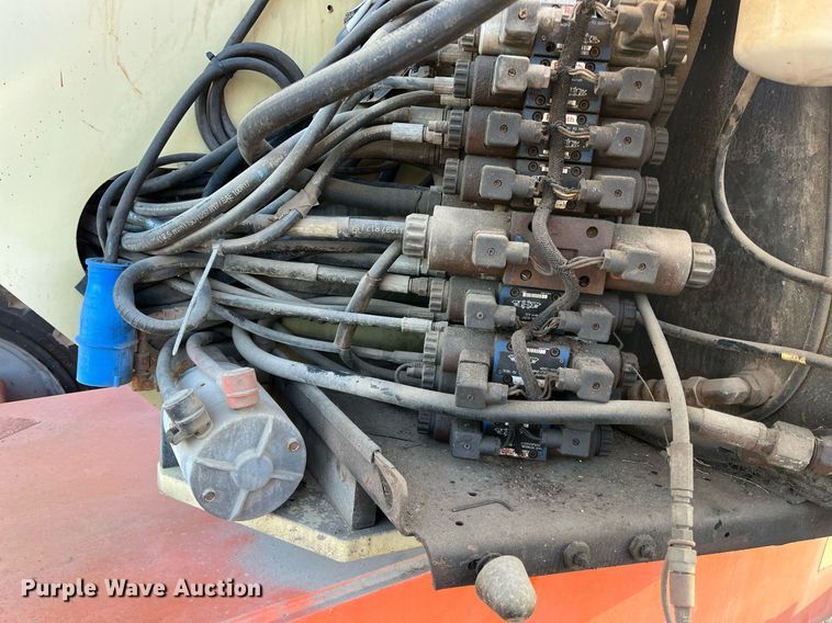 image for item JS9981 2007 JLG 600AJ boom lift