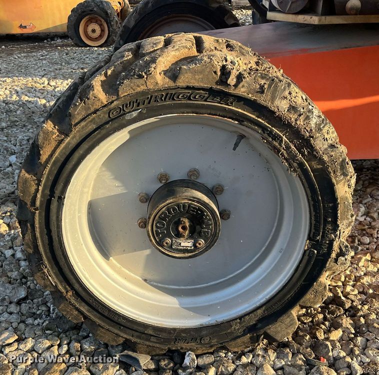 image for item JS9981 2007 JLG 600AJ boom lift