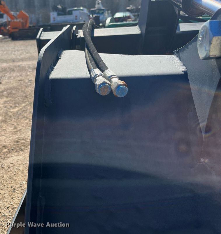 image for item JS9984 Skid steer grapple bucket