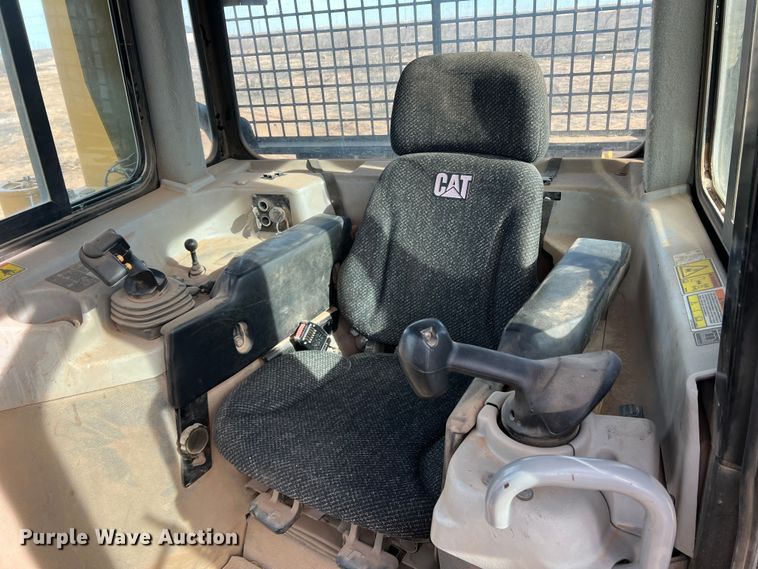 image for item JT9015 2013 Caterpillar D6T XL dozer
