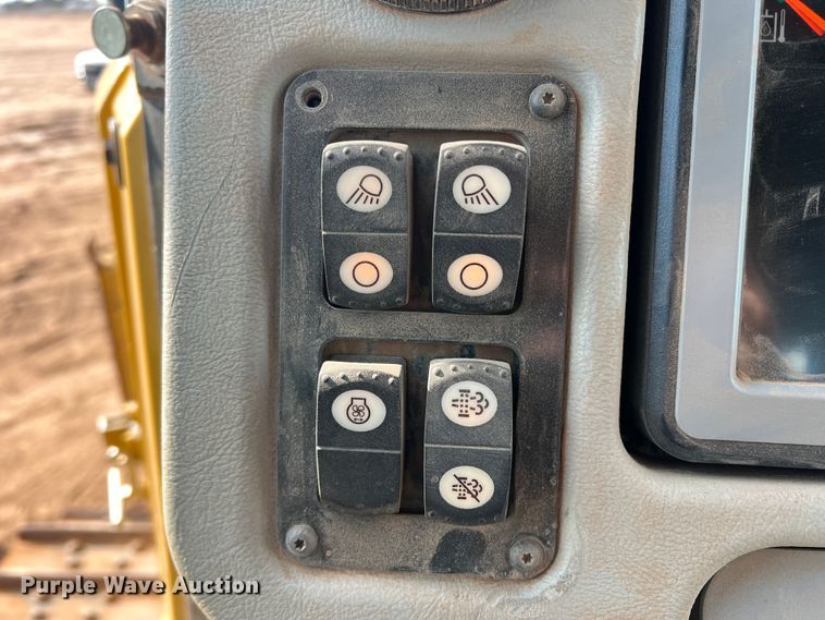 image for item JT9015 2013 Caterpillar D6T XL dozer