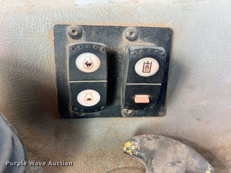 image for item JT9015 2013 Caterpillar D6T XL dozer