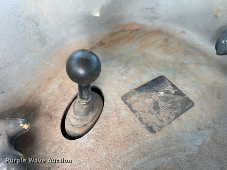 image for item JT9015 2013 Caterpillar D6T XL dozer