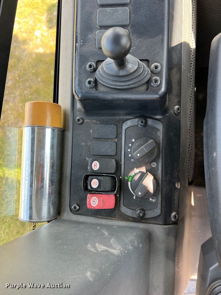 image for item JT9016 2020 Caterpillar  D4 dozer