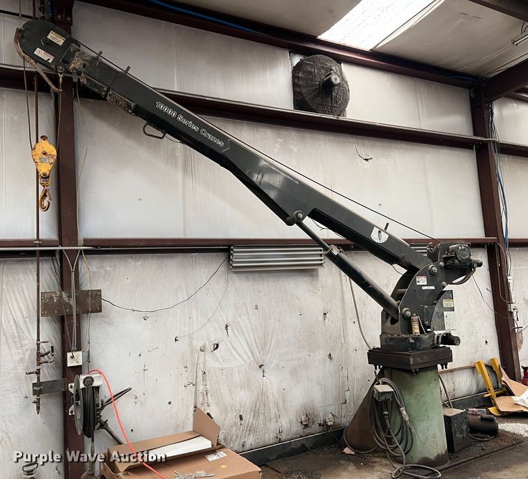 image for item JT9017 Maintainer 10000 series  crane