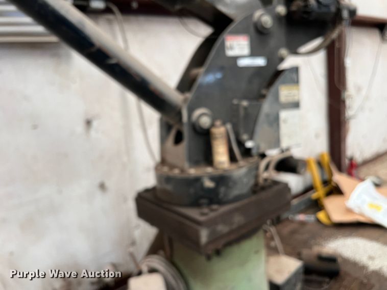 image for item JT9017 Maintainer 10000 series  crane