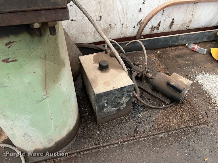 image for item JT9017 Maintainer 10000 series  crane