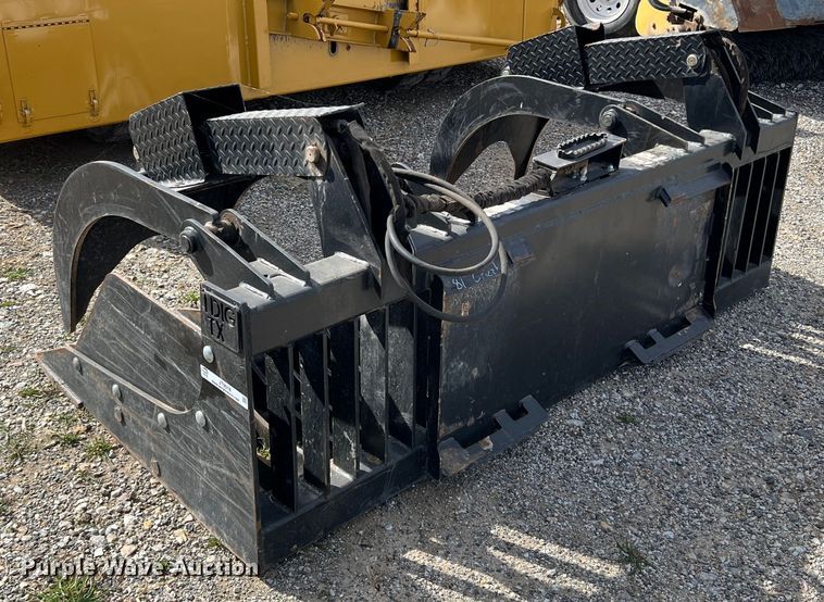 image for item JT9018 Skid steer grapple bucket