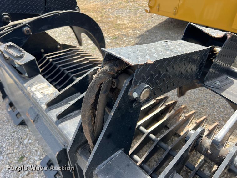image for item JT9018 Skid steer grapple bucket