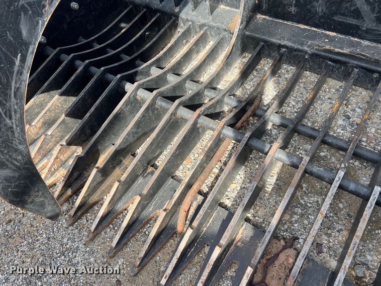 image for item JT9018 Skid steer grapple bucket