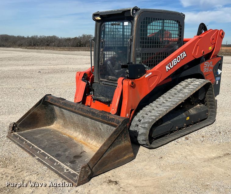image for item JT9024 2021 Kubota  SVL95-2s tracked skid steer loader