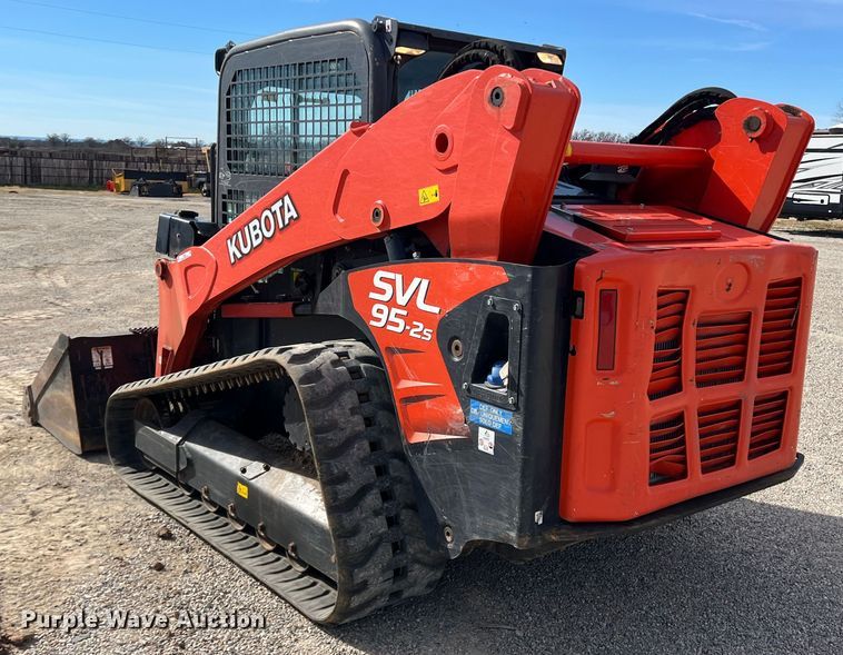 image for item JT9024 2021 Kubota  SVL95-2s tracked skid steer loader