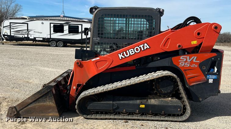 image for item JT9024 2021 Kubota  SVL95-2s tracked skid steer loader
