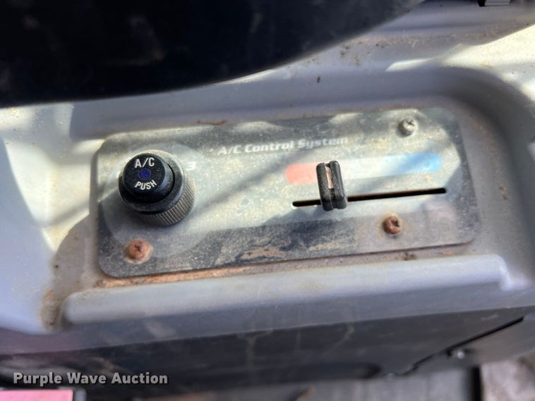 image for item JT9024 2021 Kubota  SVL95-2s tracked skid steer loader