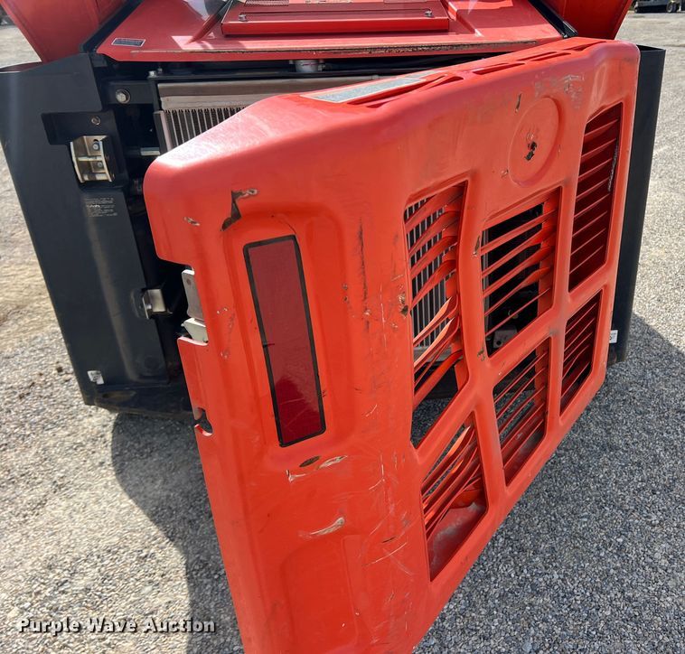 image for item JT9024 2021 Kubota  SVL95-2s tracked skid steer loader