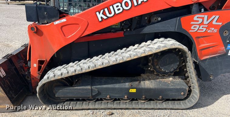 image for item JT9024 2021 Kubota  SVL95-2s tracked skid steer loader