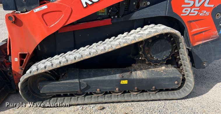 image for item JT9024 2021 Kubota  SVL95-2s tracked skid steer loader