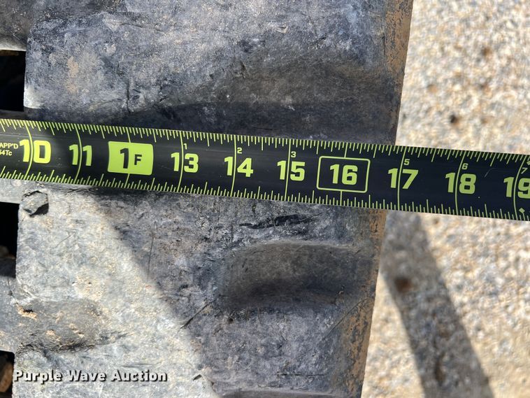 image for item JT9024 2021 Kubota  SVL95-2s tracked skid steer loader