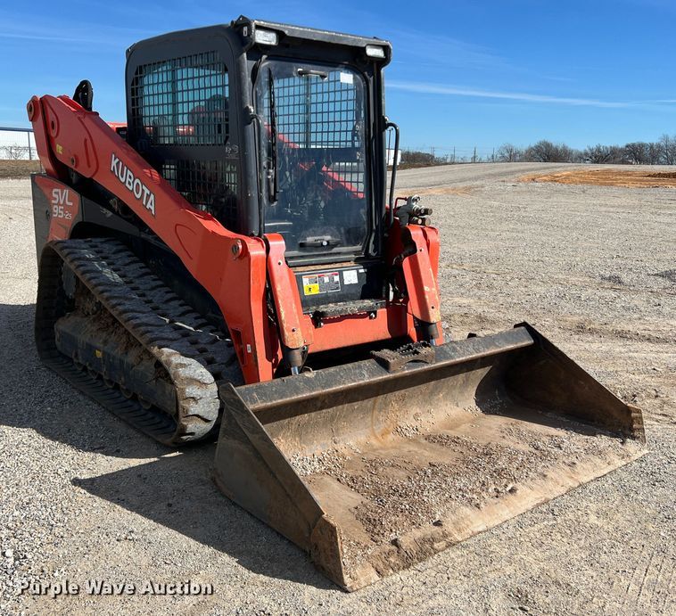 image for item JT9027 2021 Kubota SVL 95-2s tracked skid steer loader