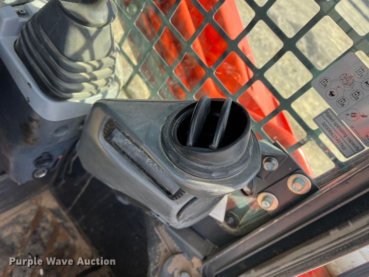 image for item JT9027 2021 Kubota SVL 95-2s tracked skid steer loader