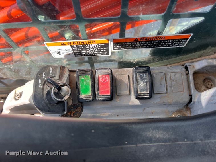 image for item JT9027 2021 Kubota SVL 95-2s tracked skid steer loader