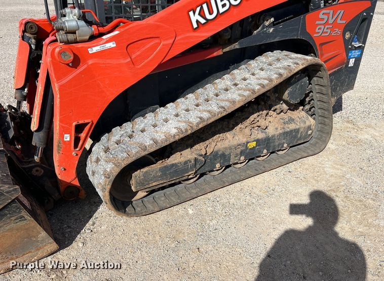 image for item JT9027 2021 Kubota SVL 95-2s tracked skid steer loader