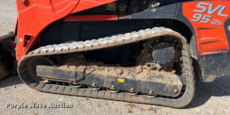 image for item JT9027 2021 Kubota SVL 95-2s tracked skid steer loader