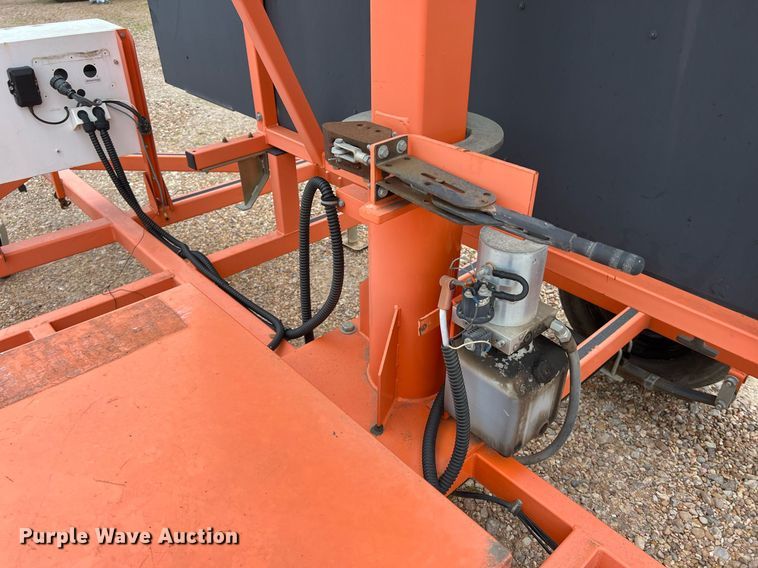 image for item KV9841 2011 Wanco WTMMB message board trailer