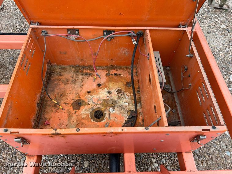 image for item KV9841 2011 Wanco WTMMB message board trailer