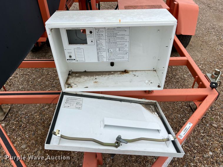 image for item KV9841 2011 Wanco WTMMB message board trailer