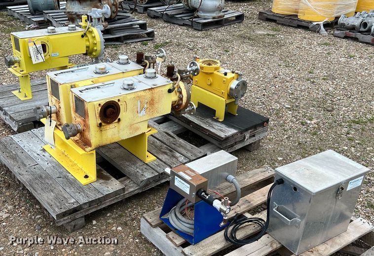 image for item KV9856 (3) pallets of pumps