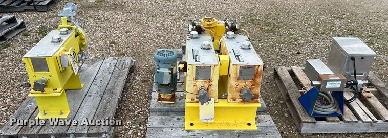 image for item KV9856 (3) pallets of pumps