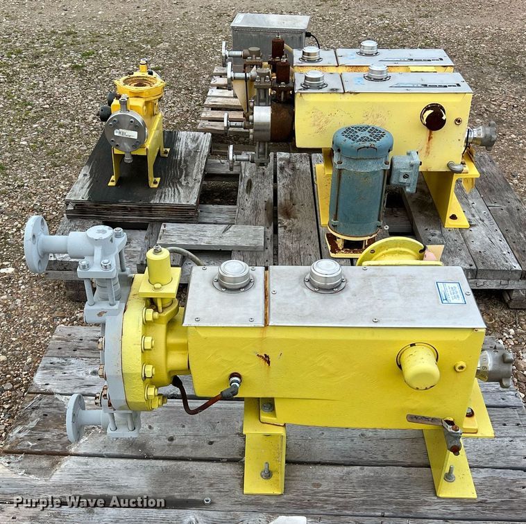 image for item KV9856 (3) pallets of pumps