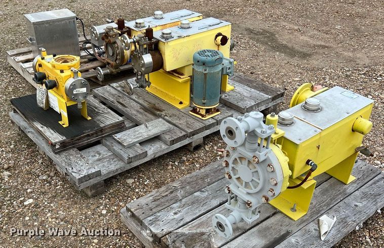 image for item KV9856 (3) pallets of pumps