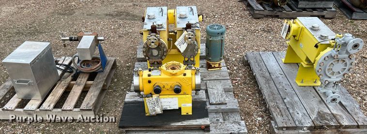 image for item KV9856 (3) pallets of pumps