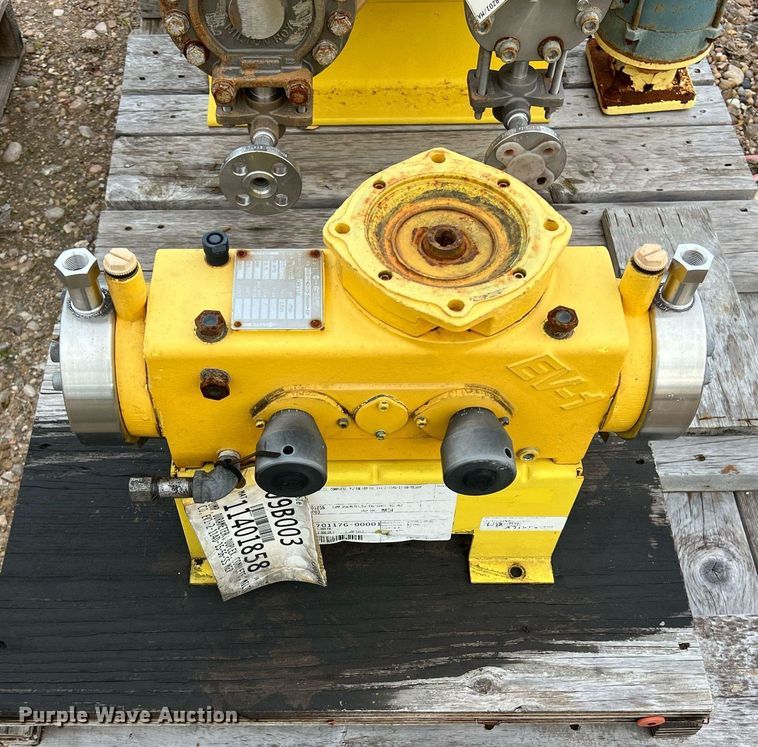 image for item KV9856 (3) pallets of pumps