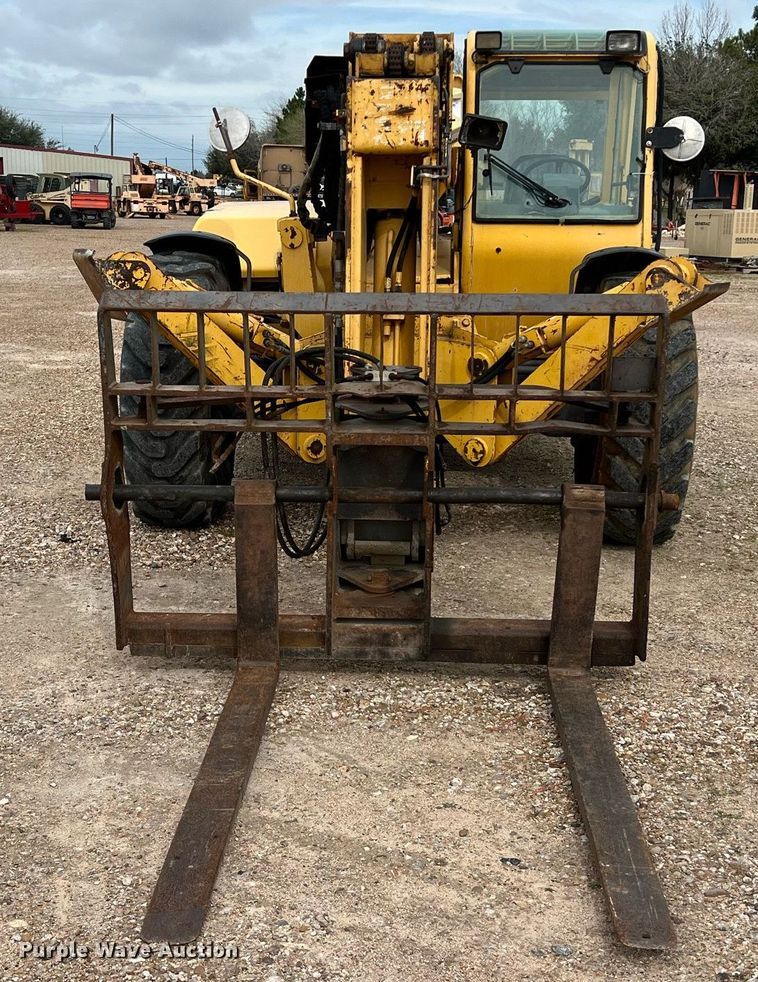 image for item KV9862 2004 Gehl DL10H telehandler