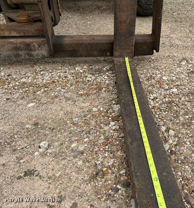 image for item KV9862 2004 Gehl DL10H telehandler