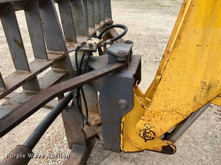 image for item KV9862 2004 Gehl DL10H telehandler