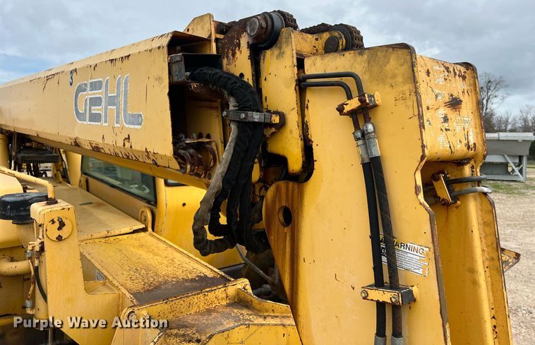 image for item KV9862 2004 Gehl DL10H telehandler