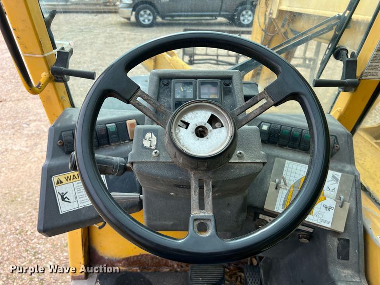 image for item KV9862 2004 Gehl DL10H telehandler